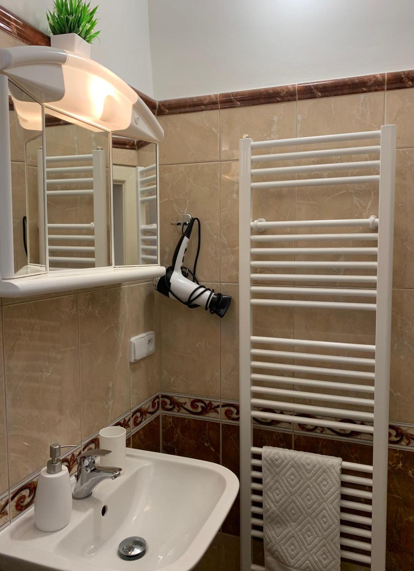 Romanceart Apartments Karlovy Vary Bagian luar foto
